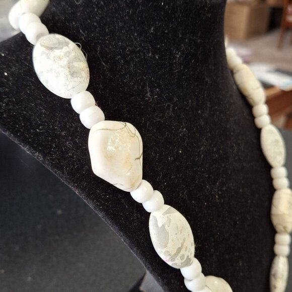 NECKLACE - Picture 3 of 3